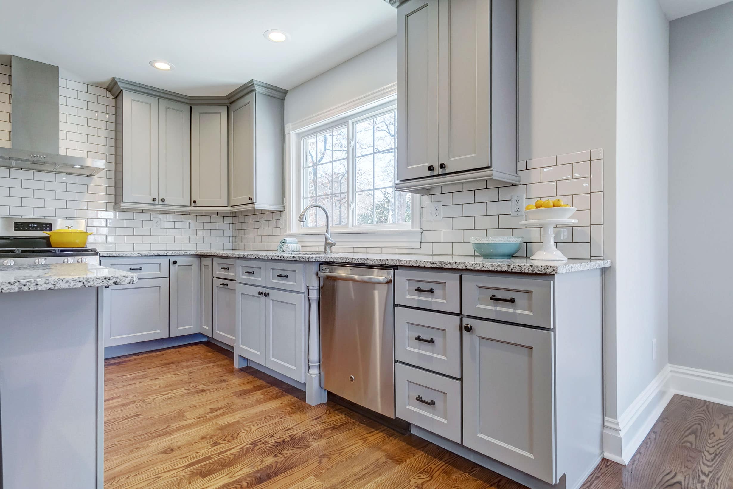 Cove Shaker Grey